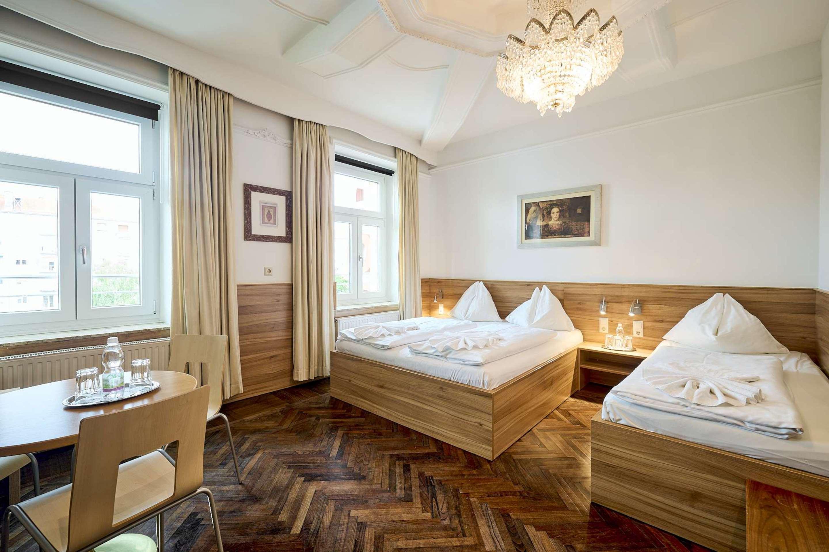 Ekono By Leva Strasser Hotel