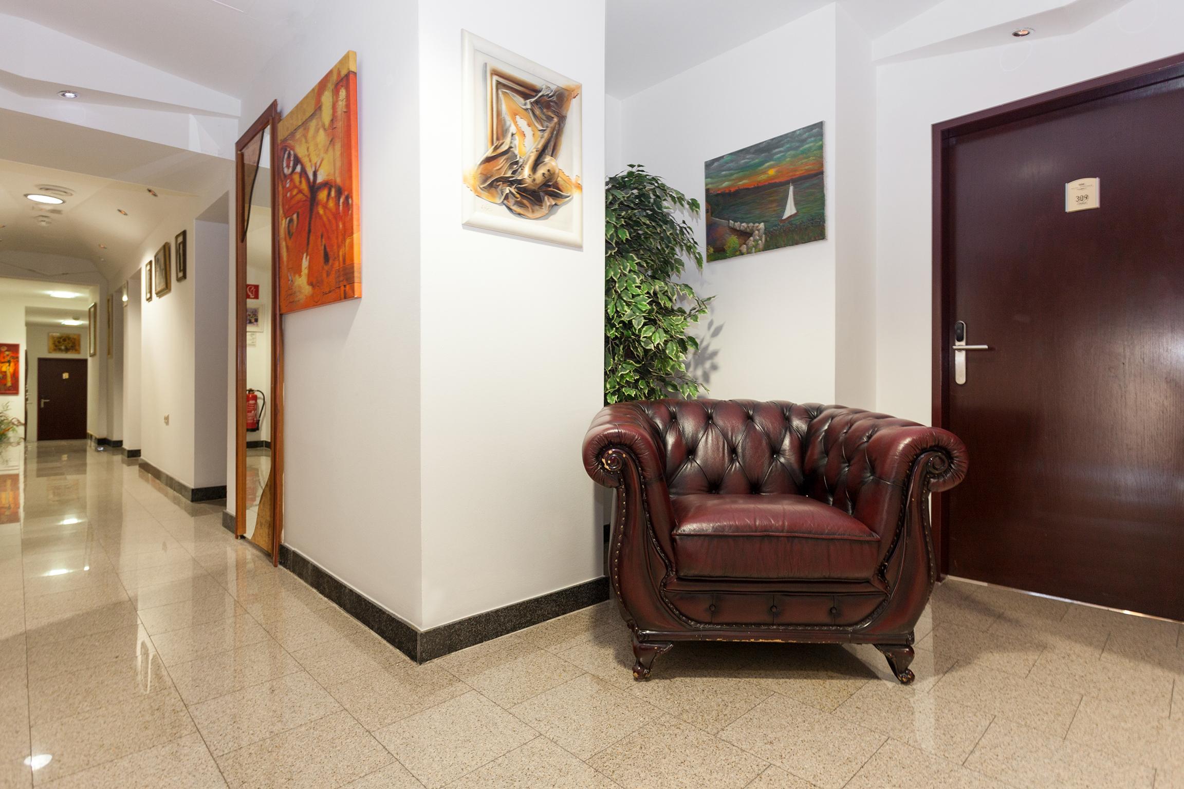 Western Strasser Hotel