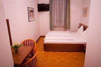Western Strasser Hotel 3*