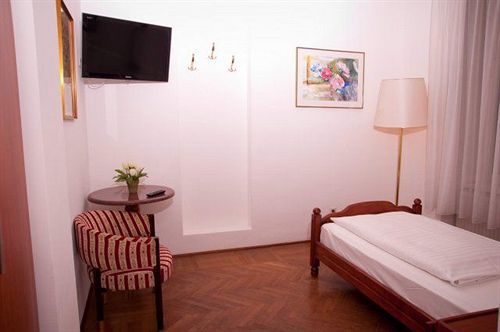 Western Strasser Hotel 3*