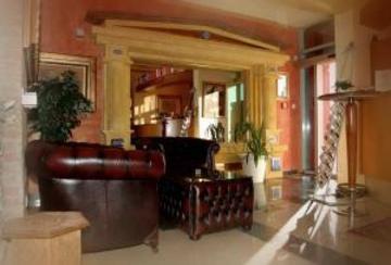 Western Strasser Hotel 3*